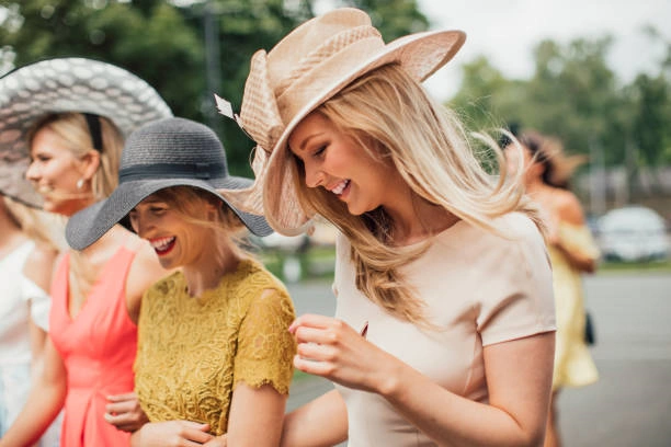 8 Trendy Hats to Complete Your Summer Look