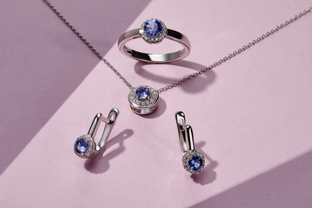 5 Must-Have Statement Necklaces
